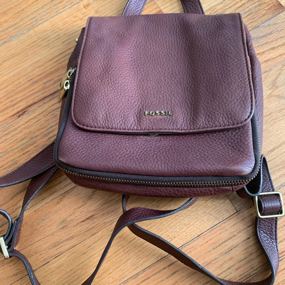 Fossil watch and fossil mini backpack - Picture 2 of 11